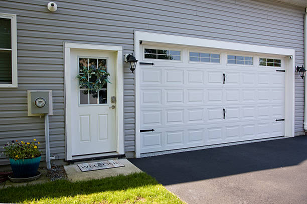 24/7 Emergency Garage Door Panel Replacement experts in Bridgeport, CT